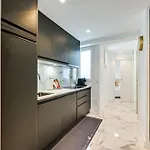Cozy & Refurbished In Old Town Apartman
