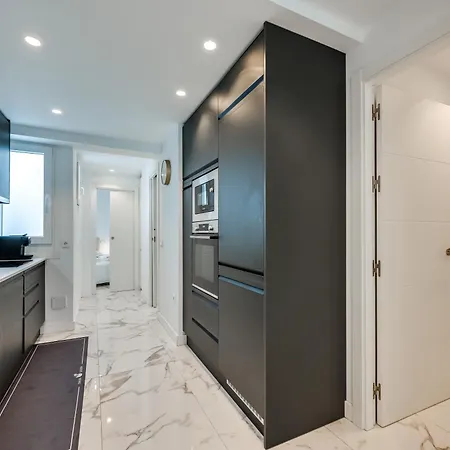 Cozy & Refurbished In Old Town 公寓 马尔韦利亚