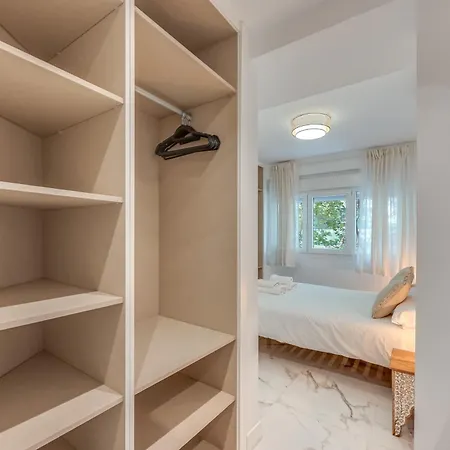 Cozy & Refurbished In Old Town