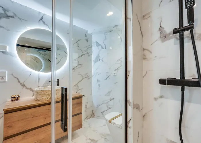 Cozy & Refurbished In Old Town *